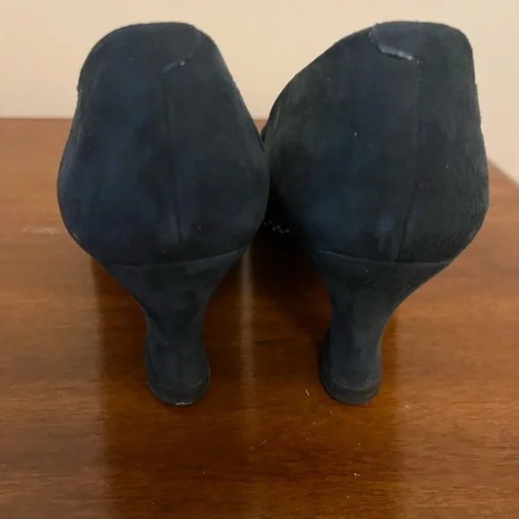 Dark blue suede heels with stud detail - Picture 3 of 3